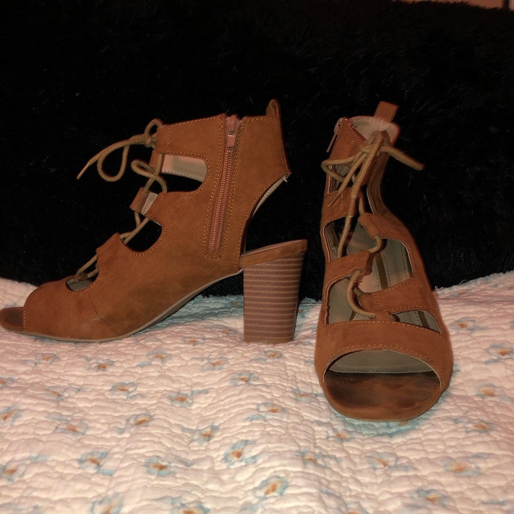 (New Directions) Hailey Lace Up Faux Suede Sandals